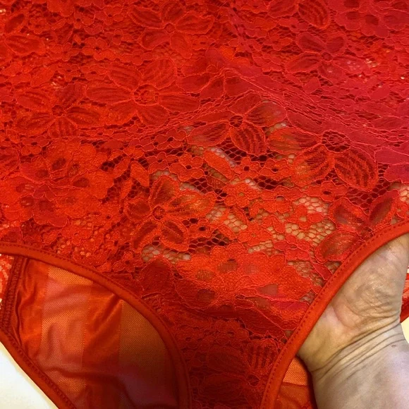 🎀 5/$20 🎀 PrettyLittleThing Shape Red Lace Bodysuit size 10 - Picture 12 of 16